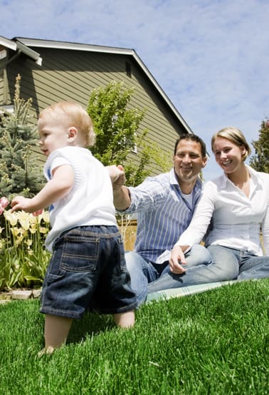 Fling-Irrigation-Inc-family-enjoying-lawn
